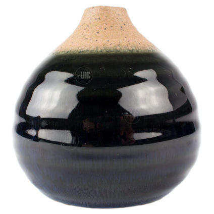 vaso de cerâmica nero nubys, com tonalidade degrade de azul escuro ao verde musgo